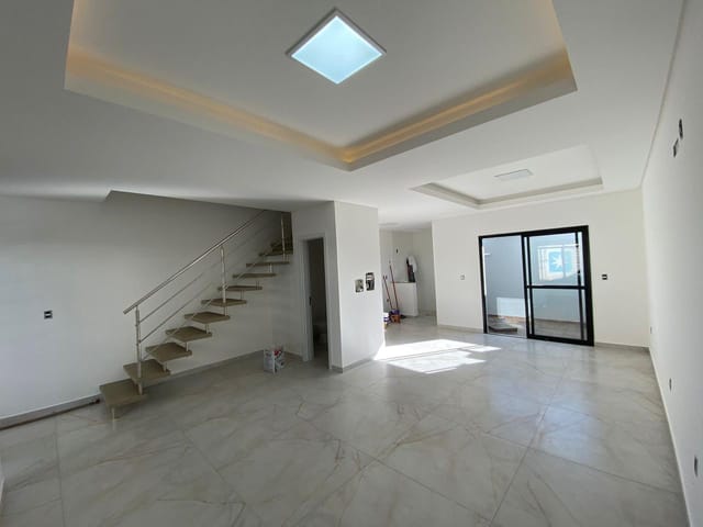 Sobrado com 106m² 3 quartos e 3 banheiros, à venda, no bairro Perequê em Porto Belo