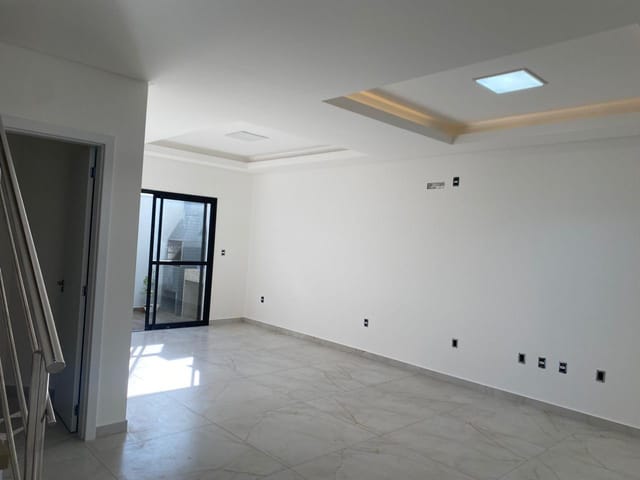 Sobrado com 106m² 3 quartos e 3 banheiros, à venda, no bairro Perequê em Porto Belo