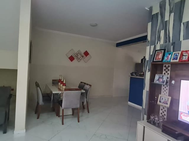 Sobrado com 200m² 3 quartos e 4 banheiros, à venda, no bairro Residencial Parque das Palmeiras em Pindamonhangaba