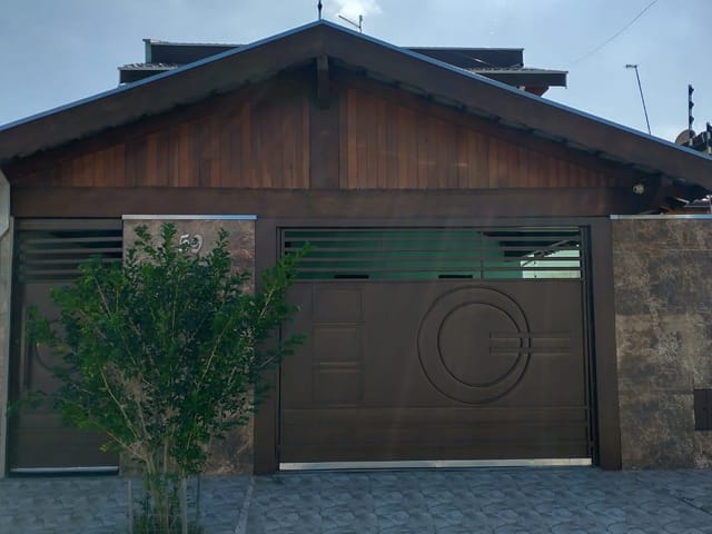 Sobrado com 200m² 3 quartos e 4 banheiros, à venda, no bairro Residencial Parque das Palmeiras em Pindamonhangaba