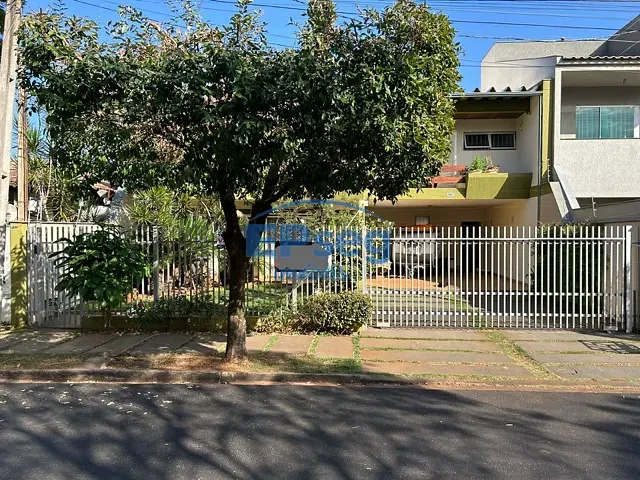 Sobrado com 360m² 4 quartos e 4 banheiros, à venda, no bairro Araxá em Londrina