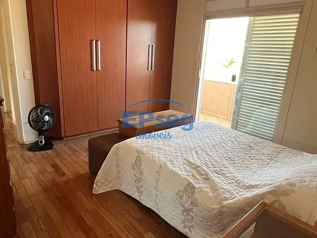Sobrado com 360m² 4 quartos e 4 banheiros, à venda, no bairro Araxá em Londrina