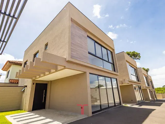 Sobrado com 119m² 3 quartos e 3 banheiros, à venda, no bairro Santa Felicidade em Curitiba
