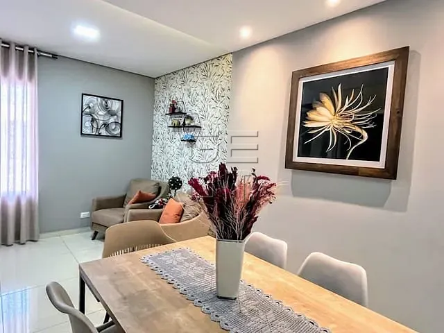 Sobrado com 87m² 3 quartos e 2 banheiros, à venda, no bairro Parque das Indústrias em Londrina