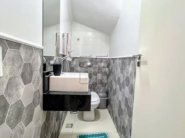 Sobrado com 87m² 3 quartos e 2 banheiros, à venda, no bairro Parque das Indústrias em Londrina