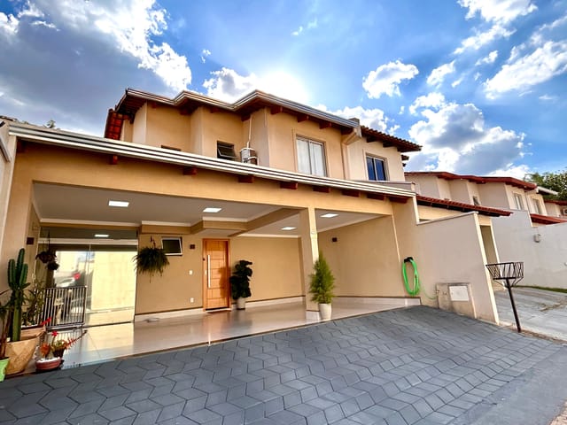 Foto do Sobrado - Sobrado de Alto Padrão com 3Q à venda no Flora Park I, Aparecida de Goiânia, GO | Maxwell Imóveis