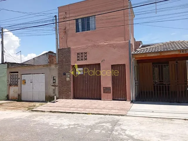Sobrado 2 quartos e 2 banheiros, à venda, no bairro Residencial e Comercial Laerte Asumpção em Pindamonhangaba