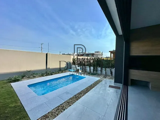 Sobrado com 250m² 5 quartos e 6 banheiros, à venda, no bairro 00 em Xangri-Lá