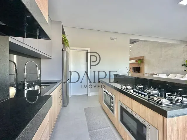 Sobrado com 250m² 5 quartos e 6 banheiros, à venda, no bairro 00 em Xangri-Lá