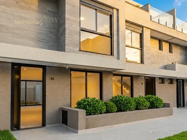 Sobrado com 272m² 3 quartos e 1 banheiro, à venda, no bairro Boa Vista em Curitiba