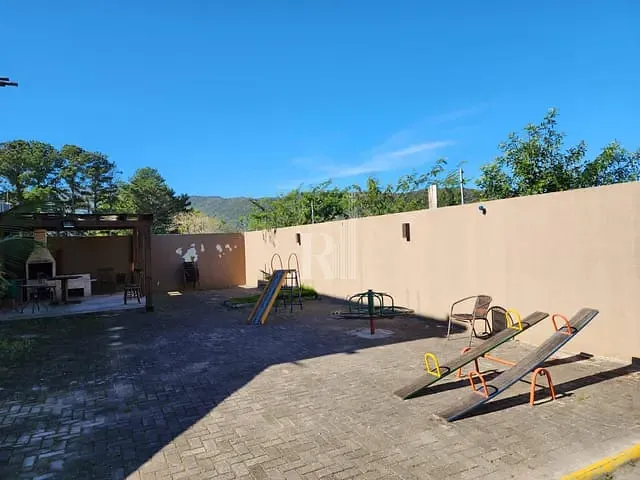 Sobrado 2 quartos e 2 banheiros, à venda, no bairro Santa Luzia em Tijucas