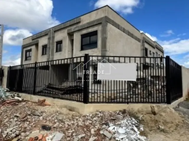 Sobrado 3 quartos e 3 banheiros, à venda, no bairro Capela Velha em Araucária
