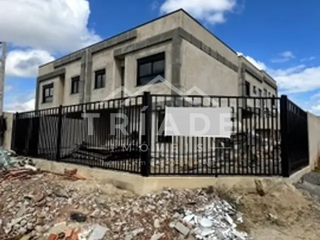 Sobrado 3 quartos e 3 banheiros, à venda, no bairro Capela Velha em Araucária