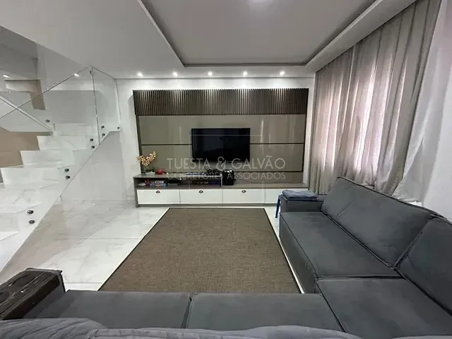 Sobrado com 300m² 4 quartos e 3 banheiros, à venda, no bairro Sítio Cercado em Curitiba