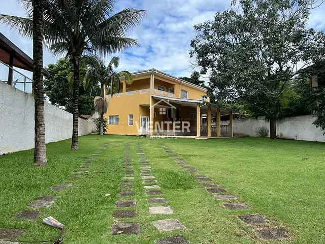 Sobrado 4 quartos e 4 banheiros, à venda, no bairro Granjas Rurais Reunidas São Judas Tadeu em Taubaté