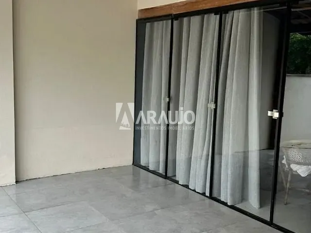 Sobrado com 141m² 3 quartos e 1 banheiro, à venda, no bairro Zimbros em Bombinhas