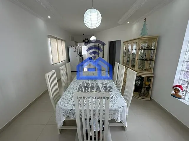 Sobrado com 372m² 4 quartos e 5 banheiros, à venda, no bairro Indaiá em Caraguatatuba