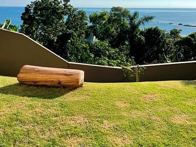 Sobrado com 610m² 5 quartos e 5 banheiros, à venda, no bairro Centro em Penha