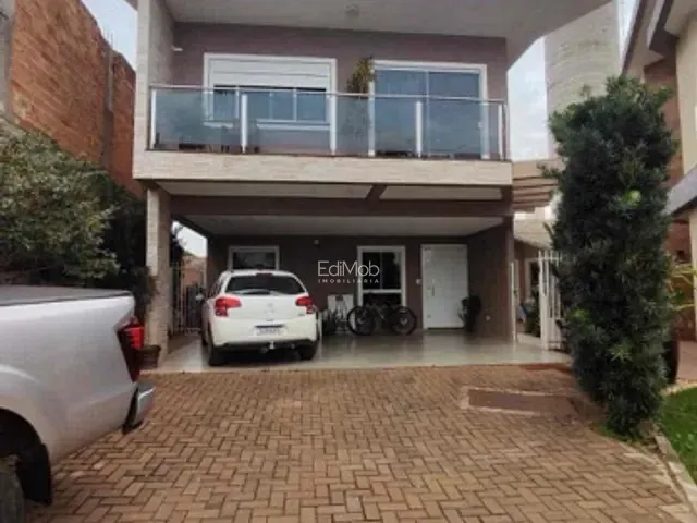 Sobrado com 200m² 4 quartos e 4 banheiros, à venda, no bairro FAG em Cascavel