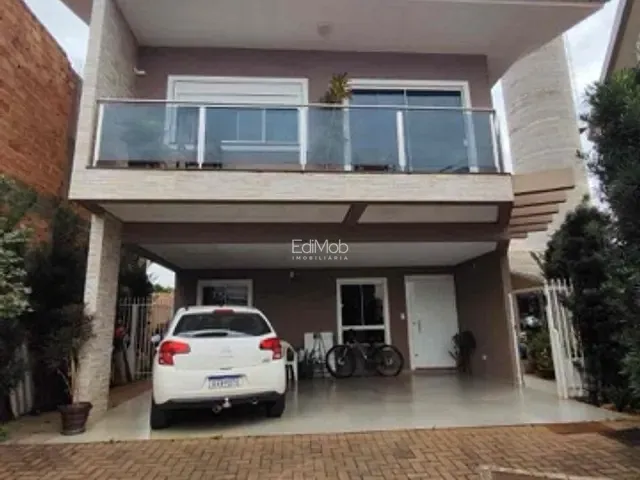 Sobrado com 200m² 4 quartos e 4 banheiros, à venda, no bairro FAG em Cascavel