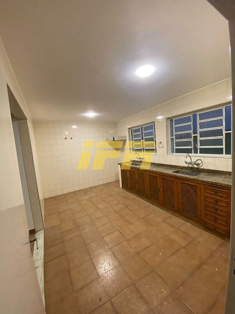 Sobrado, 2 quartos, 250 m² - Foto 1