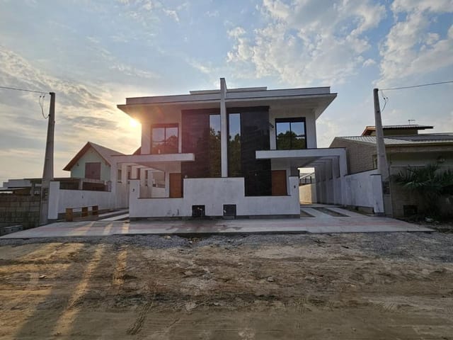 Foto do Sobrado - Sobrado com 3 dormitórios à venda, 100 m² por R$ 850.000,00 - Pinheira - Palhoça/SC | Madri Imóveis