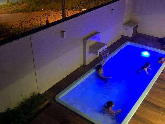 Sobrado 4 quartos e 6 banheiros, à venda, no bairro Cardoso Continuação em Aparecida de Goiânia