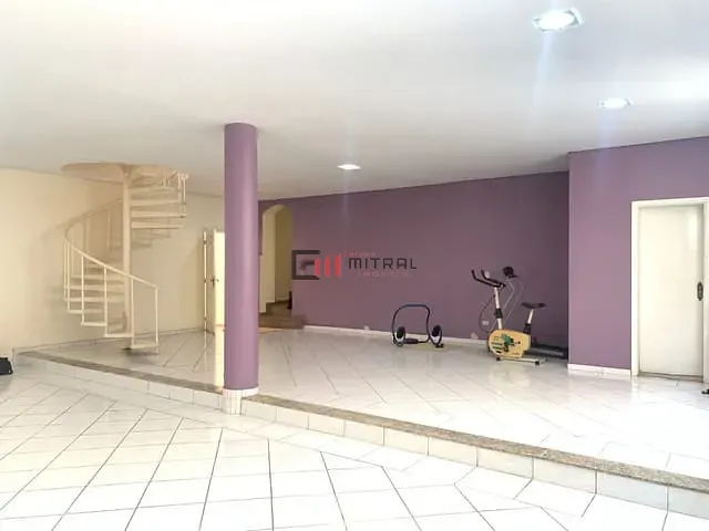 Sobrado com 504m² 6 quartos e 5 banheiros, à venda, no bairro Canaã em Londrina