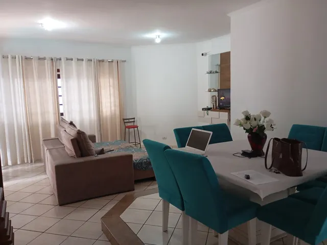 Sobrado 3 quartos e 4 banheiros, à venda, no bairro Residencial Mantiqueira em Pindamonhangaba