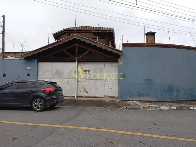 Sobrado 3 quartos e 4 banheiros, à venda, no bairro Residencial Mantiqueira em Pindamonhangaba