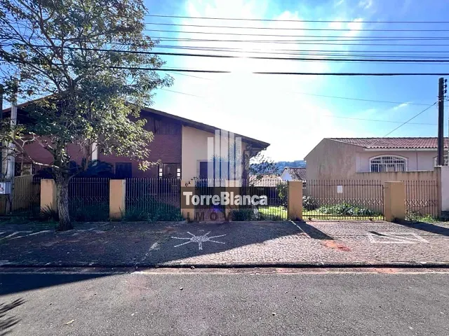 Casa com 664m² 4 quartos e 3 banheiros, à venda, no bairro Estrela em Ponta Grossa