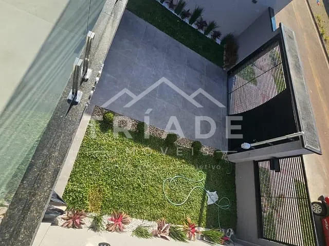 Sobrado com 180m² 3 quartos e 2 banheiros, à venda, no bairro Iguaçu em Araucária