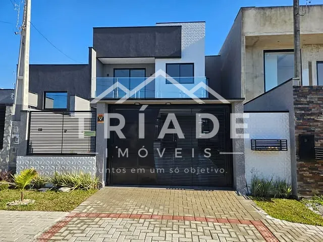 Sobrado com 180m² 3 quartos e 2 banheiros, à venda, no bairro Iguaçu em Araucária