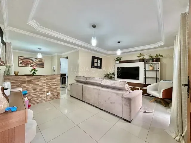 Sobrado com 134m² 3 quartos e 3 banheiros, à venda, no bairro Fazendinha em Curitiba