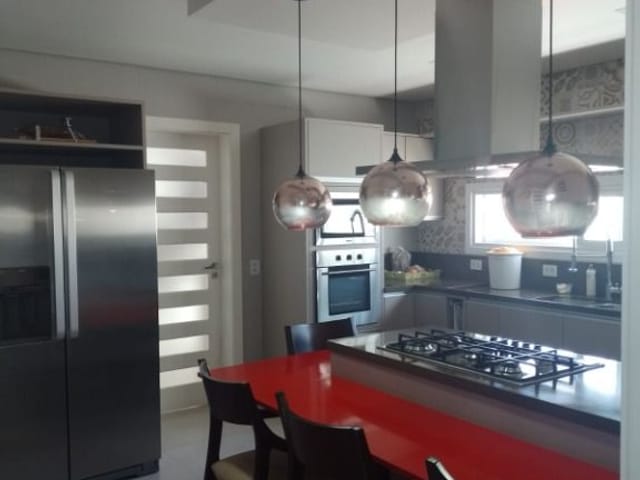 Casa com 330m² 3 quartos e 5 banheiros, à venda, no bairro São Gonçalo em Pelotas