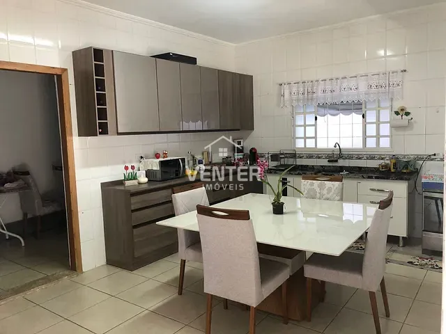 Sobrado com 300m² 3 quartos e 3 banheiros, à venda, no bairro Loteamento Parque das Fontes em Tremembé