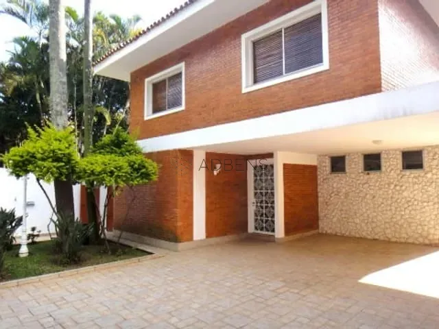 Sobrado com 900m² 4 quartos e 7 banheiros, à venda ou para alugar, no bairro Jardim Morumbi em São Paulo