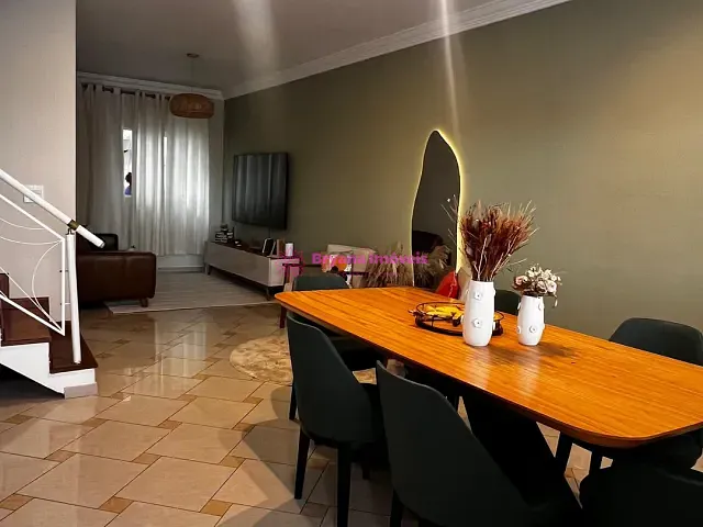 Sobrado 3 quartos e 3 banheiros, à venda, no bairro Vila Scarpelli em Santo André