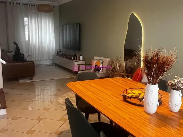 Sobrado 3 quartos e 3 banheiros, à venda, no bairro Vila Scarpelli em Santo André