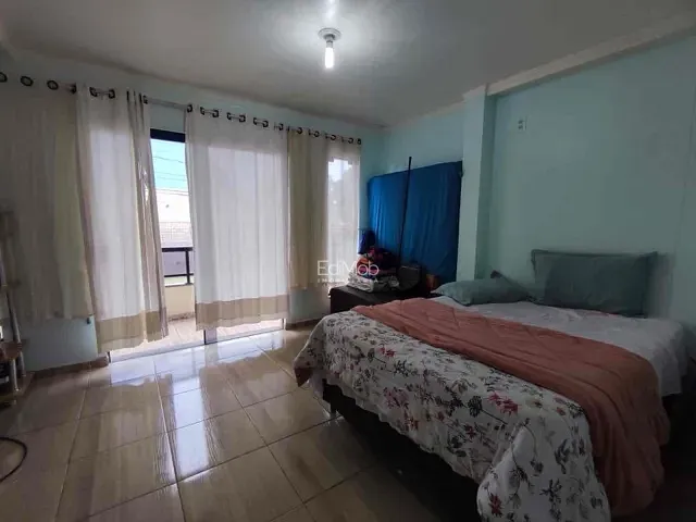 Sobrado com 195m² 4 quartos e 2 banheiros, à venda, no bairro São Cristóvão em Cascavel