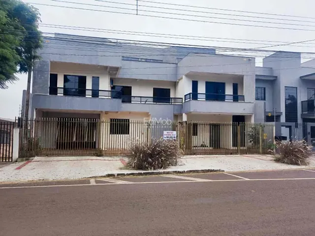 Sobrado com 195m² 4 quartos e 2 banheiros, à venda, no bairro São Cristóvão em Cascavel
