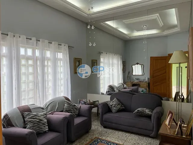 Sobrado com 530m² 4 quartos e 2 banheiros, para alugar, no bairro Aurora em Londrina
