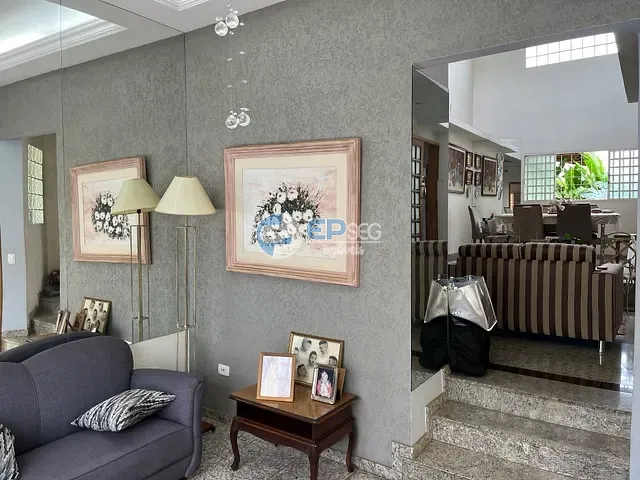Sobrado com 530m² 4 quartos e 2 banheiros, para alugar, no bairro Aurora em Londrina