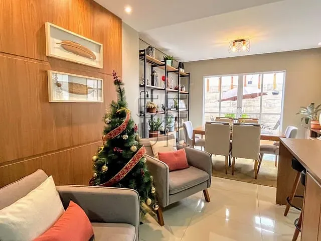 Sobrado com 87m² 3 quartos e 2 banheiros, à venda, no bairro Parque das Indústrias em Londrina