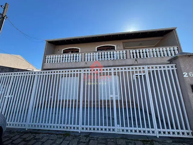 Sobrado com 344m² 4 quartos e 4 banheiros, à venda, no bairro Cidade Industrial em Curitiba