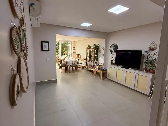 Sobrado com 226m² 3 quartos e 3 banheiros, à venda, no bairro Setor Serra Dourada - 3ª Etapa em Aparecida de Goiânia