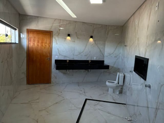 Sobrado com 211m² 3 quartos e 4 banheiros, à venda, no bairro Residencial Canadá em Goiânia