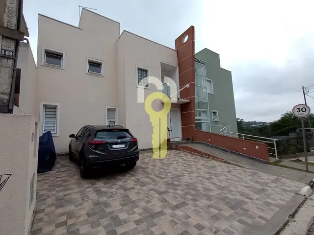Sobrado com 196m² 4 quartos e 4 banheiros, à venda, no bairro Jardim Rio das Pedras em Cotia