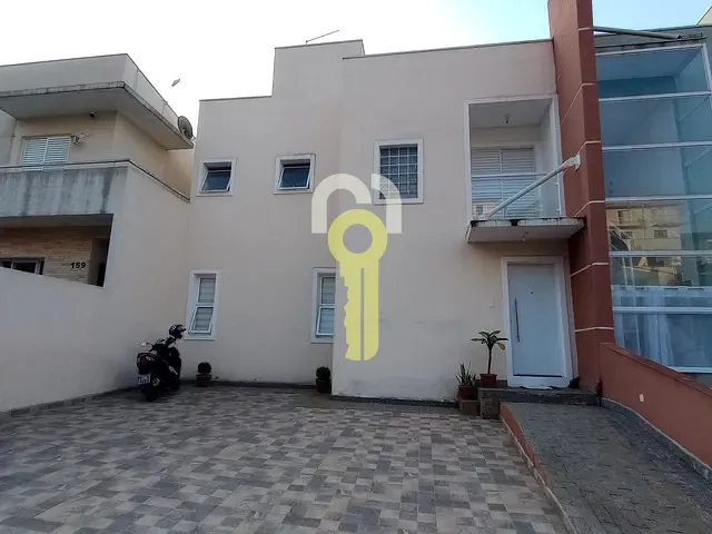 Sobrado com 196m² 4 quartos e 4 banheiros, à venda, no bairro Jardim Rio das Pedras em Cotia