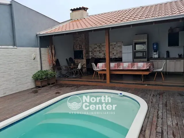 Sobrado com 240m² 3 quartos e 4 banheiros, à venda, no bairro Centro em Araquari